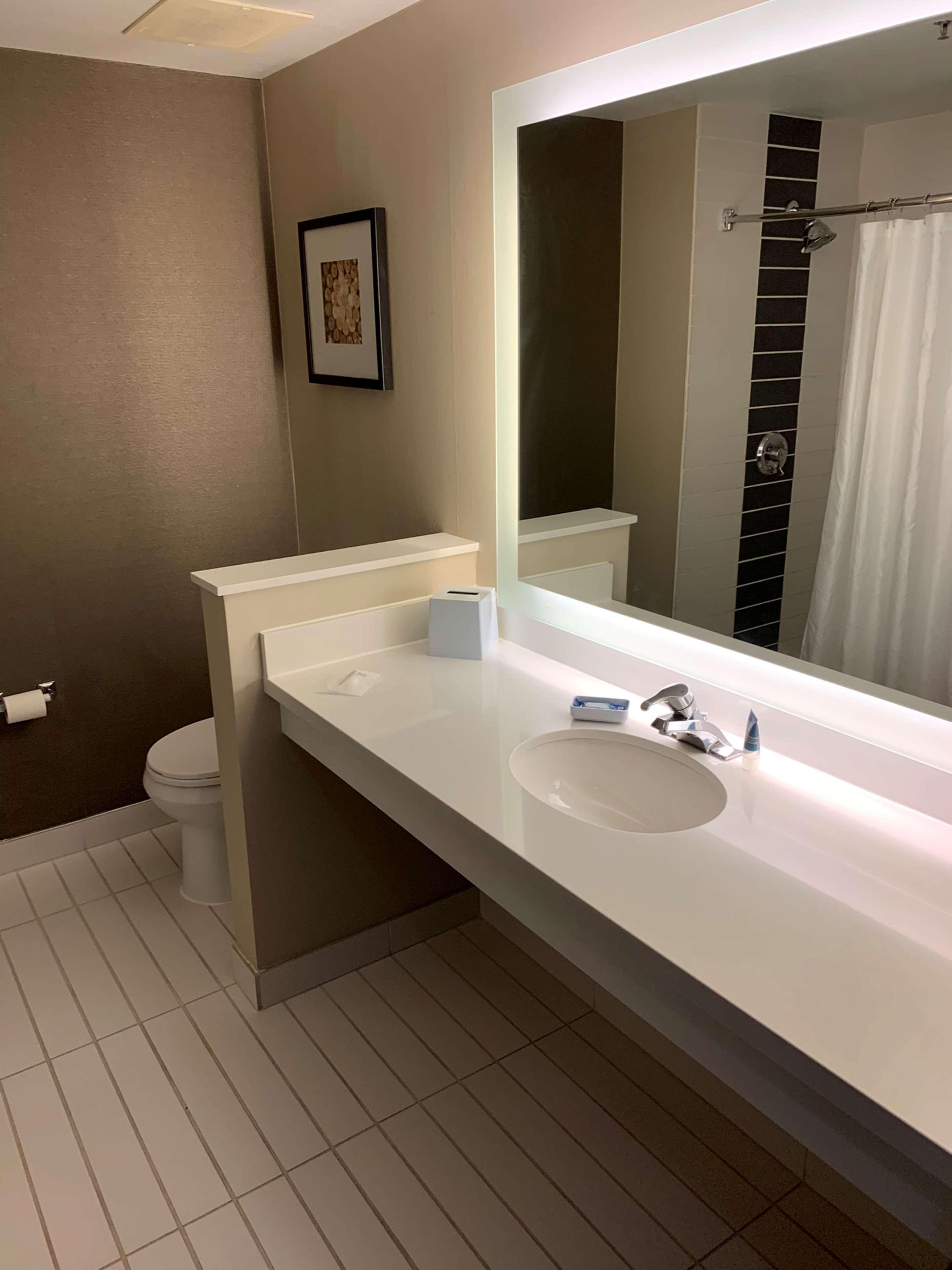 Doubletree By Hilton Las Vegas East Flamingo Eksteriør billede