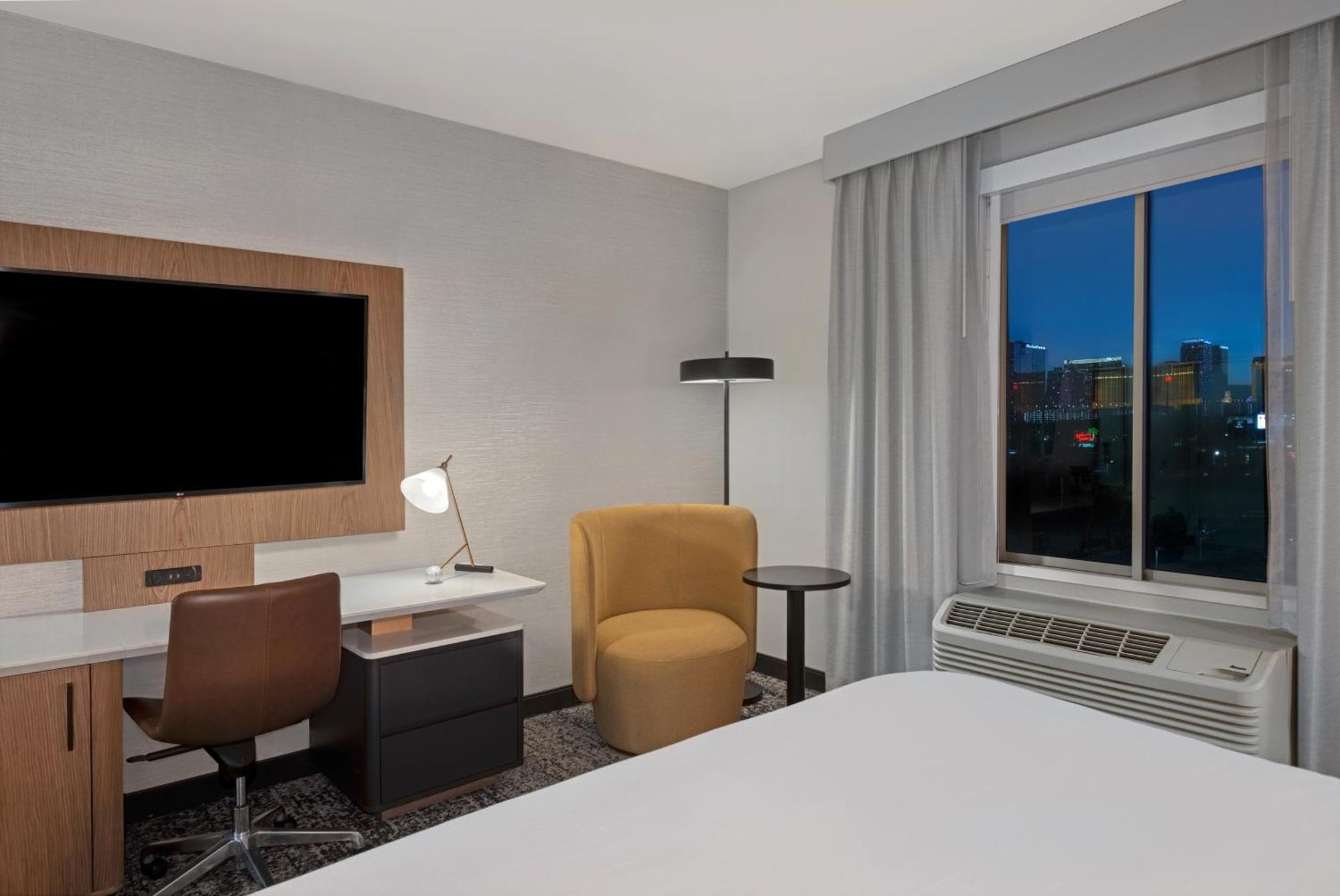 Doubletree By Hilton Las Vegas East Flamingo Eksteriør billede